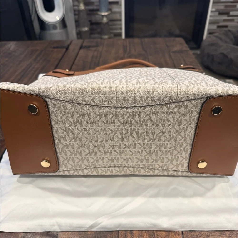 Michael Kors Large Gramercy Satchel (EUC)